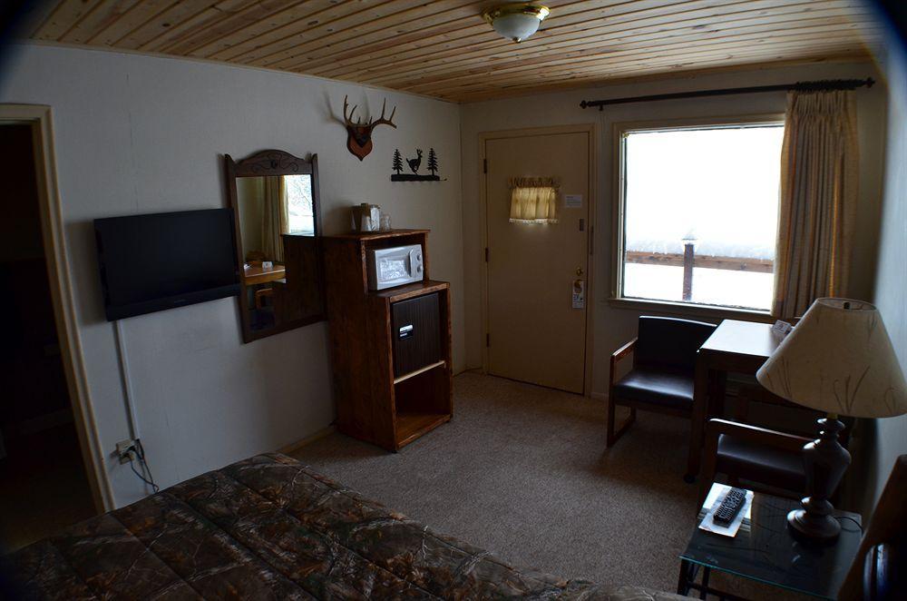 Rice Lake Curriers Lakeview Lodge מראה חיצוני תמונה