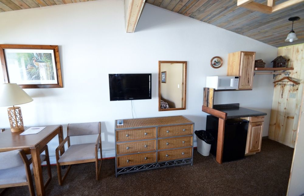 Rice Lake Curriers Lakeview Lodge מראה חיצוני תמונה