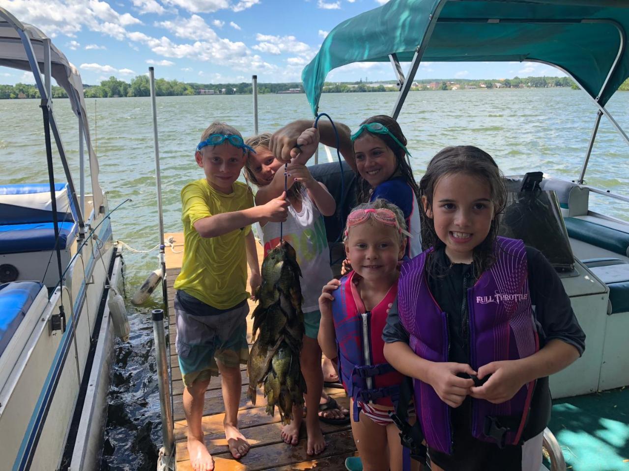 Rice Lake Curriers Lakeview Lodge מראה חיצוני תמונה