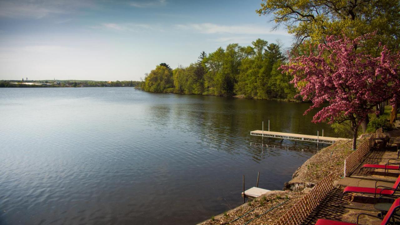 Rice Lake Curriers Lakeview Lodge מראה חיצוני תמונה