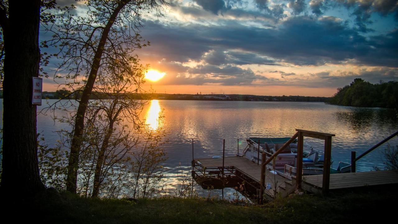 Rice Lake Curriers Lakeview Lodge מראה חיצוני תמונה