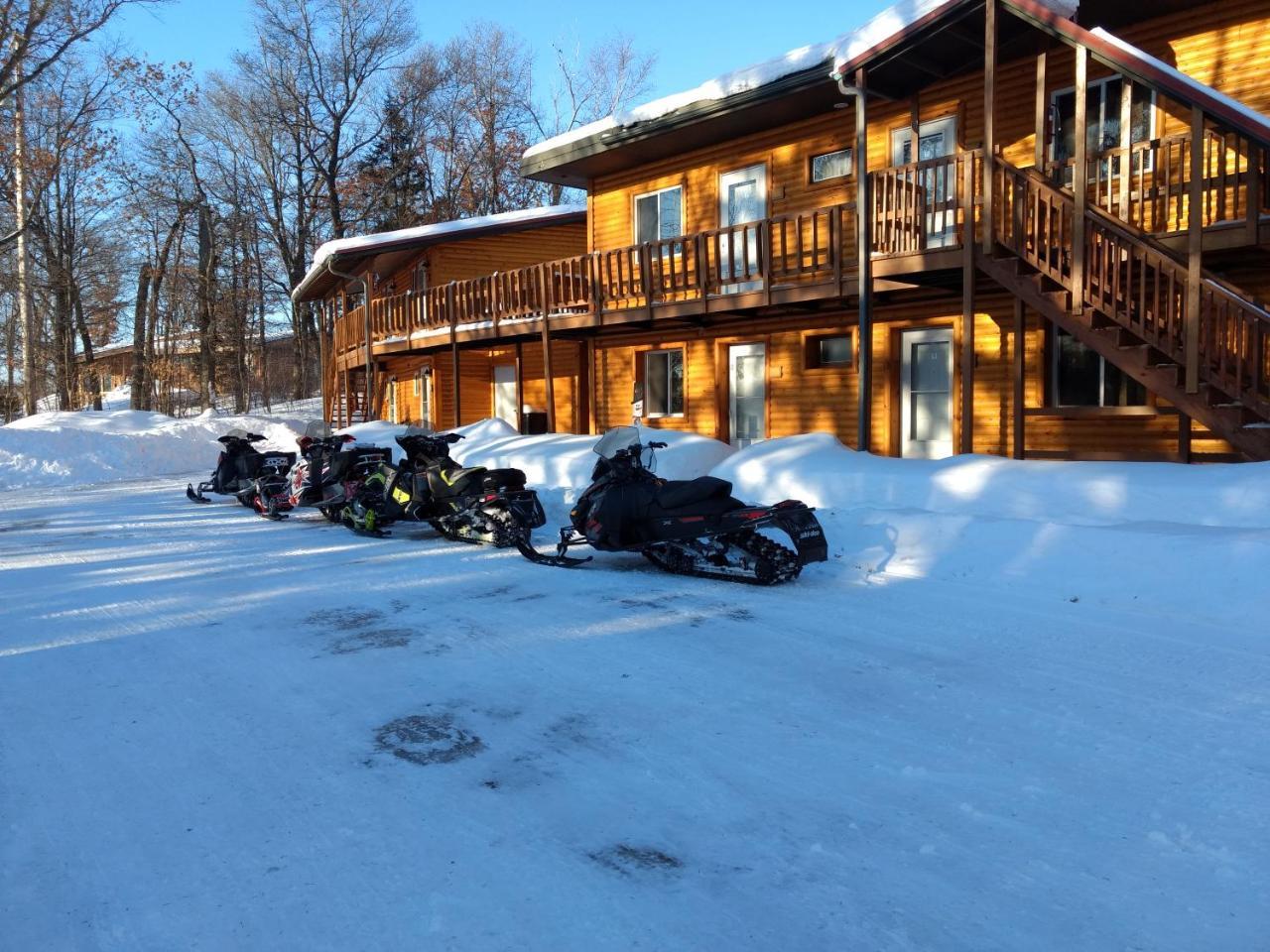 Rice Lake Curriers Lakeview Lodge מראה חיצוני תמונה
